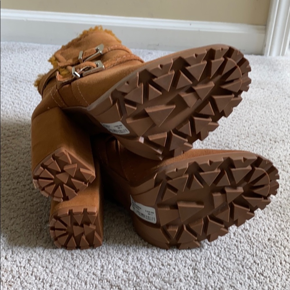 Boots - Picture 5 of 7